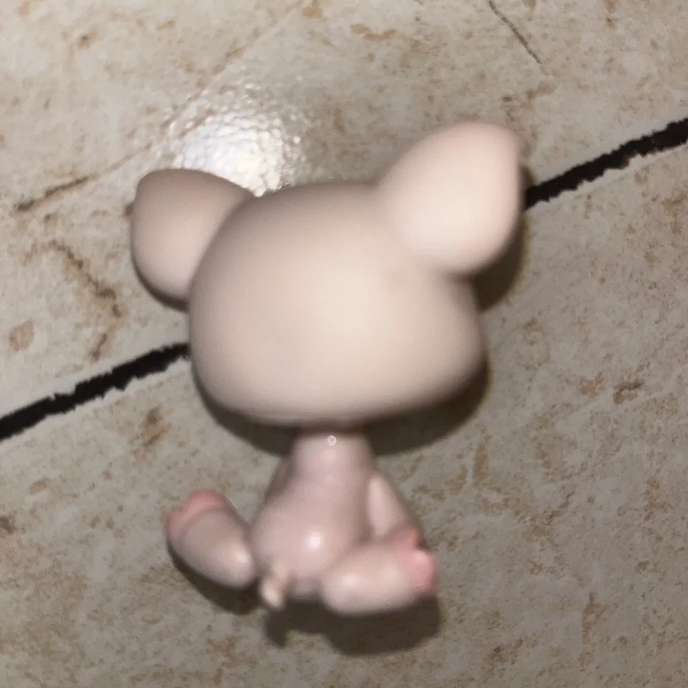 Littlest Pet Shop Light Pink Pig Blue Eyed Figure Hasbro #87